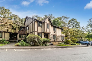 510 Swanson Crescent unit 510, Milford, CT 06461 - photo 2