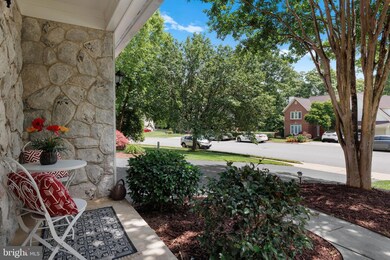 8924 Cross Chase Cir, Lorton, VA 22079 - photo 7