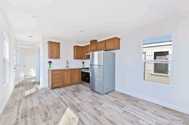 15252 Seneca Rd unit 13, Victorville, CA 92392 - photo 3