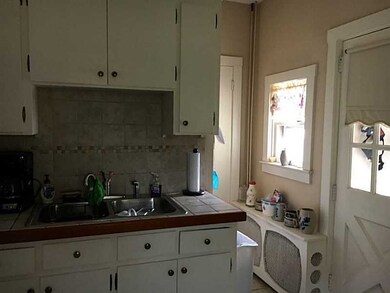 20 Gibbs Ave unit 1, Newport, RI 02840 - photo 5