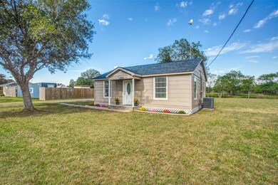 13304 Kanak St, Needville, TX 77461 - photo 3