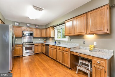 17367 Hilltop Dr, Purcellville, VA 20132 - photo 3