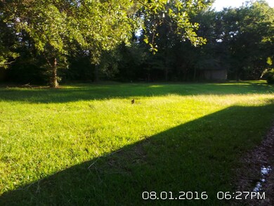 1009 Charles Howard Dr, Hazlehurst, MS 39083 - photo 2