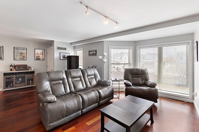 314 Riverside Ave unit 206, Medford, MA 02155 - photo 3