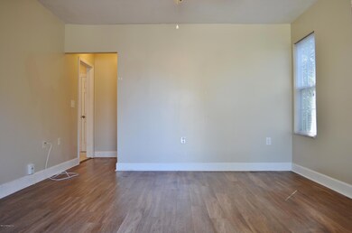 3862 Eloise St, Jacksonville, FL 32205 - photo 3