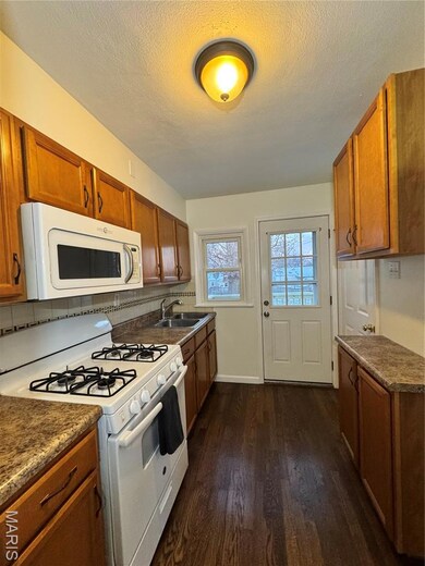 9921 Iveland Dr, Saint Louis, MO 63114 - photo 7