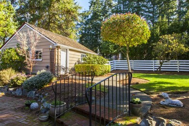 4426 Grandview Dr W, University Place, WA 98466 - photo 4