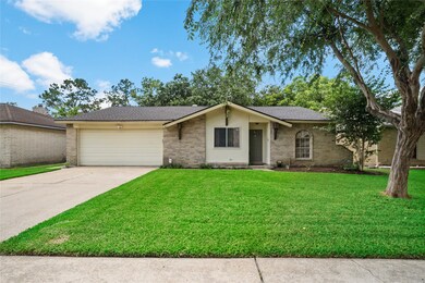 16518 Bougainvilla Ln, Friendswood, TX 77546 - photo 2