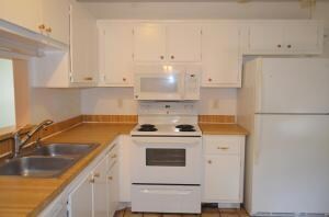 9543 Lancaster Place, Boca Raton, FL 33434 - photo 3