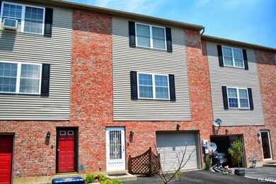 19 Jazz Cir, Whitehall, PA 18052 - photo 2