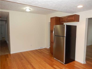 Kitchen. Eat-in area