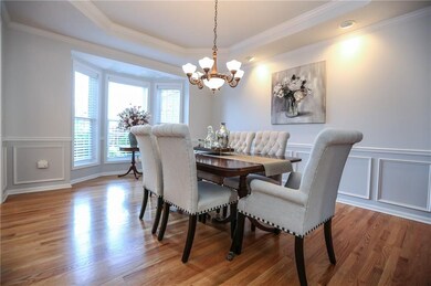 Lovely stepped ceiling detail with picture frame a