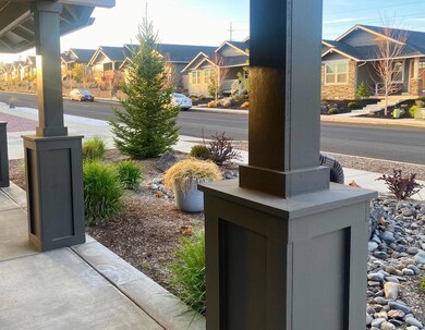 3469 NW Birch Ave, Redmond, OR 97756 - photo 2