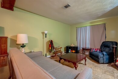 917 Midas Ln, Alvin, TX 77511 - photo 5