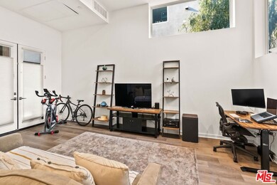 3034 1/4 N Coolidge Ave, Los Angeles, CA 90039 - photo 6