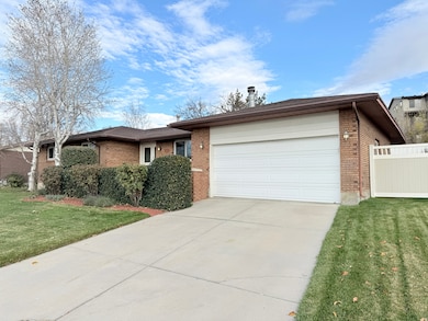 10329 S Silver Willow Dr, Sandy, UT 84070 - photo 2