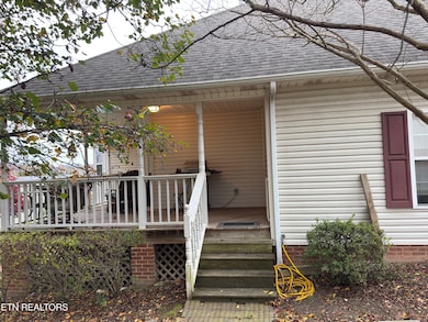 320 Clover Cir, Jacksboro, TN 37757 - photo 6