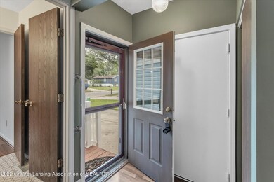 5932 Ellendale Dr, Lansing, MI 48911 - photo 5