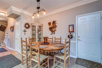 Eat-In Kitchen