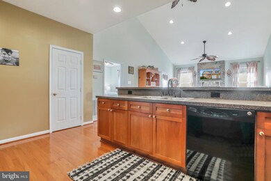 14214 Shelby Cir, Hagerstown, MD 21740 - photo 6