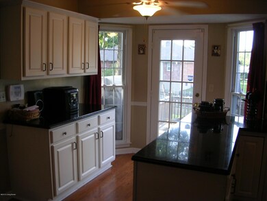 7503 Crabtree Dr, Louisville, KY 40228 - photo 3