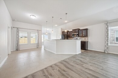 5156 Echo Falls Dr, Alvin, TX 77511 - photo 4