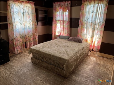 unlisted-address, Nixon, TX 78140 - photo 4