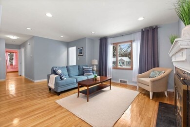 50 Cedar St, Marblehead, MA 01945 - photo 4