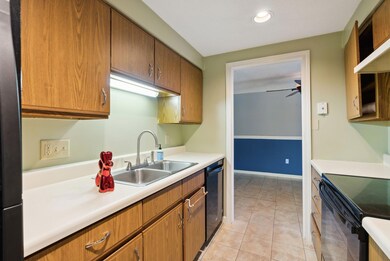 4 Academy Place unit 8, Saco, ME 04072 - photo 7