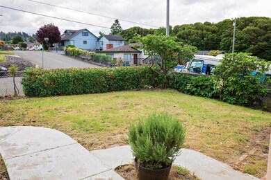 Fully fenced front yard