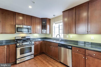 4121 S Four Mile Run Dr unit 401, Arlington, VA 22204 - photo 6