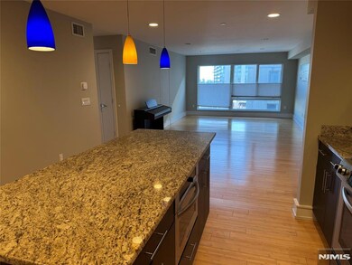 310 Cliff Ln unit 4E, Cliffside Park, NJ 07010 - photo 7