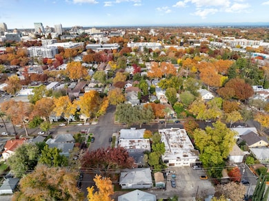 2215 17th St, Sacramento, CA 95818 - photo 5