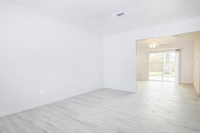 16647 Forest Bend Ave, Friendswood, TX 77546 - photo 3