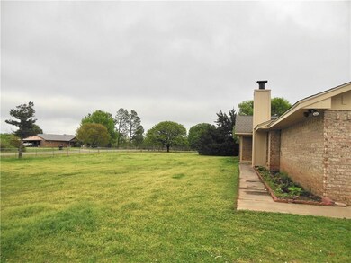 Huge front yard.