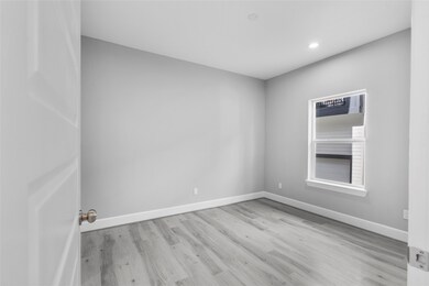 1122 W 16th St unit B, Houston, TX 77008 - photo 4