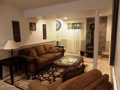 100 Larkspur Ln, Milford, PA 18337 - photo 4