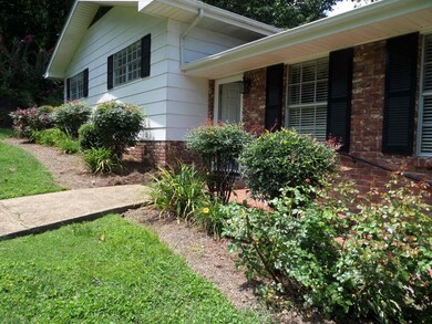 219 Jomah Dr, Rossville, GA 30741 - photo 2