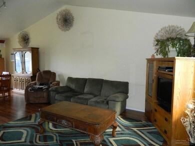 3253 SW Newberry Ave, Redmond, OR 97756 - photo 2