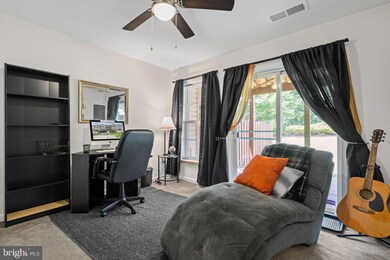 15635 John Diskin Cir, Woodbridge, VA 22191 - photo 4