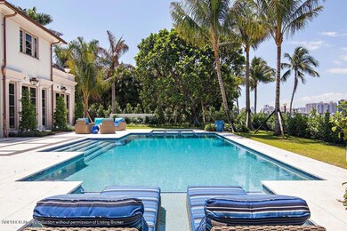 Sunshelf in the pool