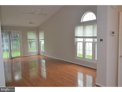 306 Woods Edge Dr, Langhorne, PA 19047 - photo 5