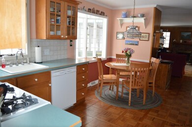 23 Haviland Dr, Schenectady, NY 12302 - photo 4