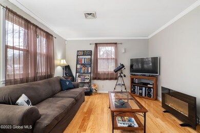 6-web-or-mls-1105OuterDr_06