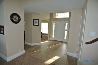 Large foyer with ceramic tile floor!