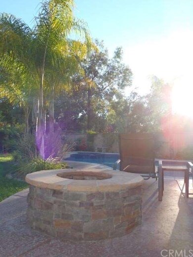 Built-in gas fire pit