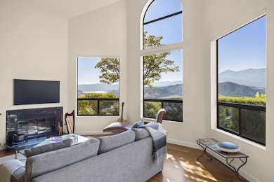 2-web-or-mls-UpmarketMedia_10920-102