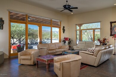 greatroom to patio