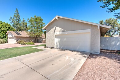 2227 S Las Palmas Cir-3