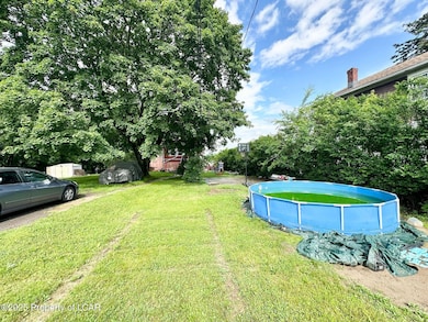 1084 N SHERMAN